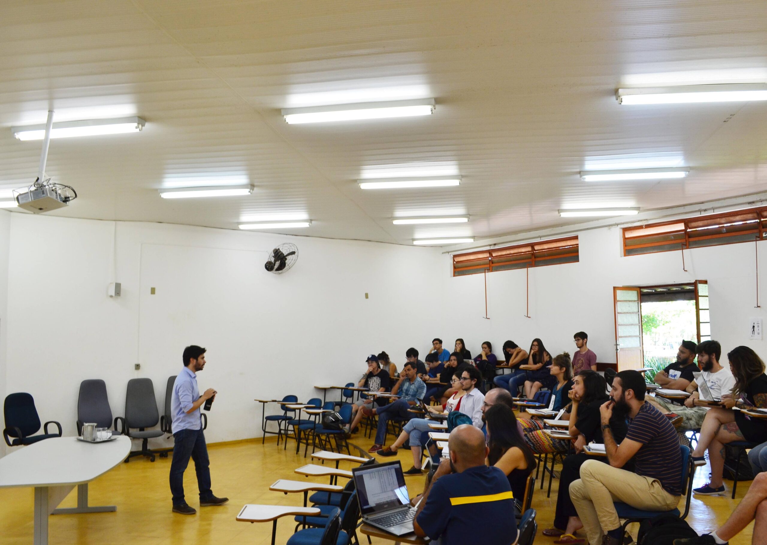 Minicurso sobre Análise de Redes Sociais